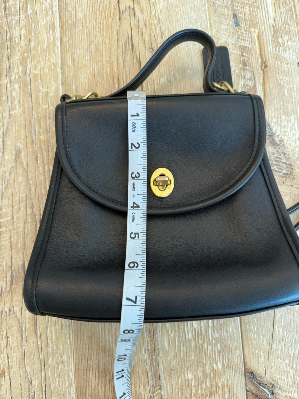 Rare Coach Regina 1990’s Black Leather Turnlock Crossbody Bag EUC - Picture 12 of 12